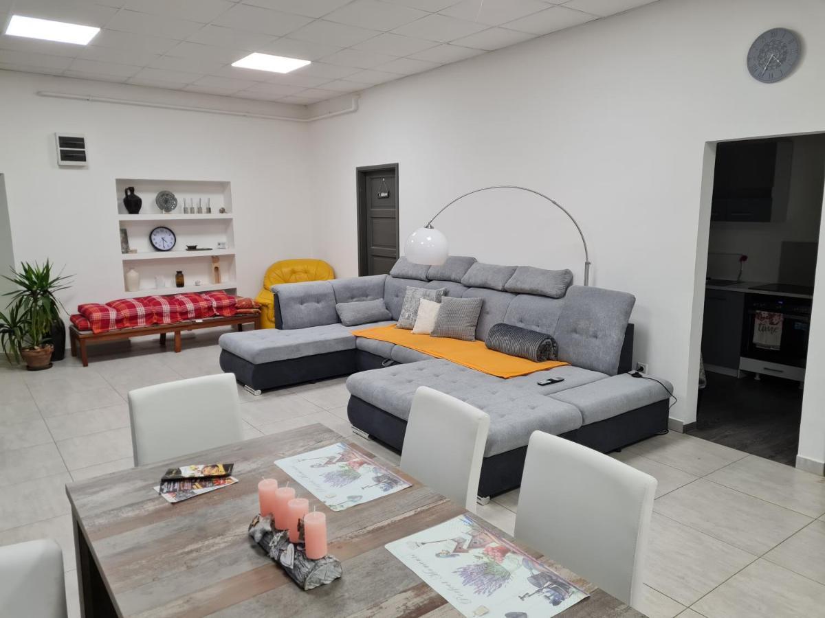 Silver Dream Apartmanhaz Debrecen Esterno foto